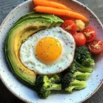 Sunny-Side Egg with Avocado, Tomatoes & Steamed Veggies